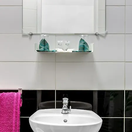 Du Canal Saint Martin Hotel